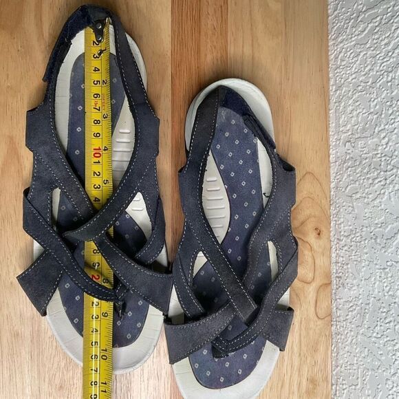 Lands'‎ End Woman's Comfort gray suede strappy  flat sandals size 9B - Picture 4 of 7